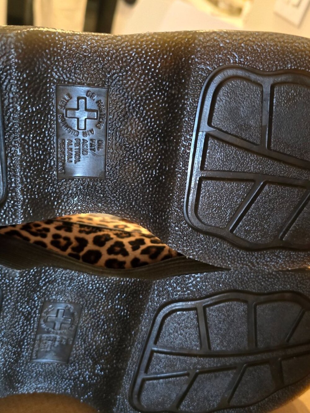 Dr. Martens Buzz 5 Eye Shoes Womens 11 Leopard Print Faux Fur Platform Oxfords - Picture 11 of 16